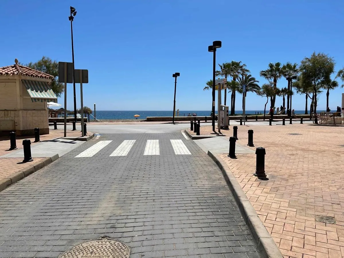 Magenta Apartamento Familiar A 100M De La Playa contacts